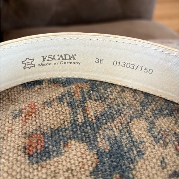 Escada Leather Belt - Picture 8 of 10